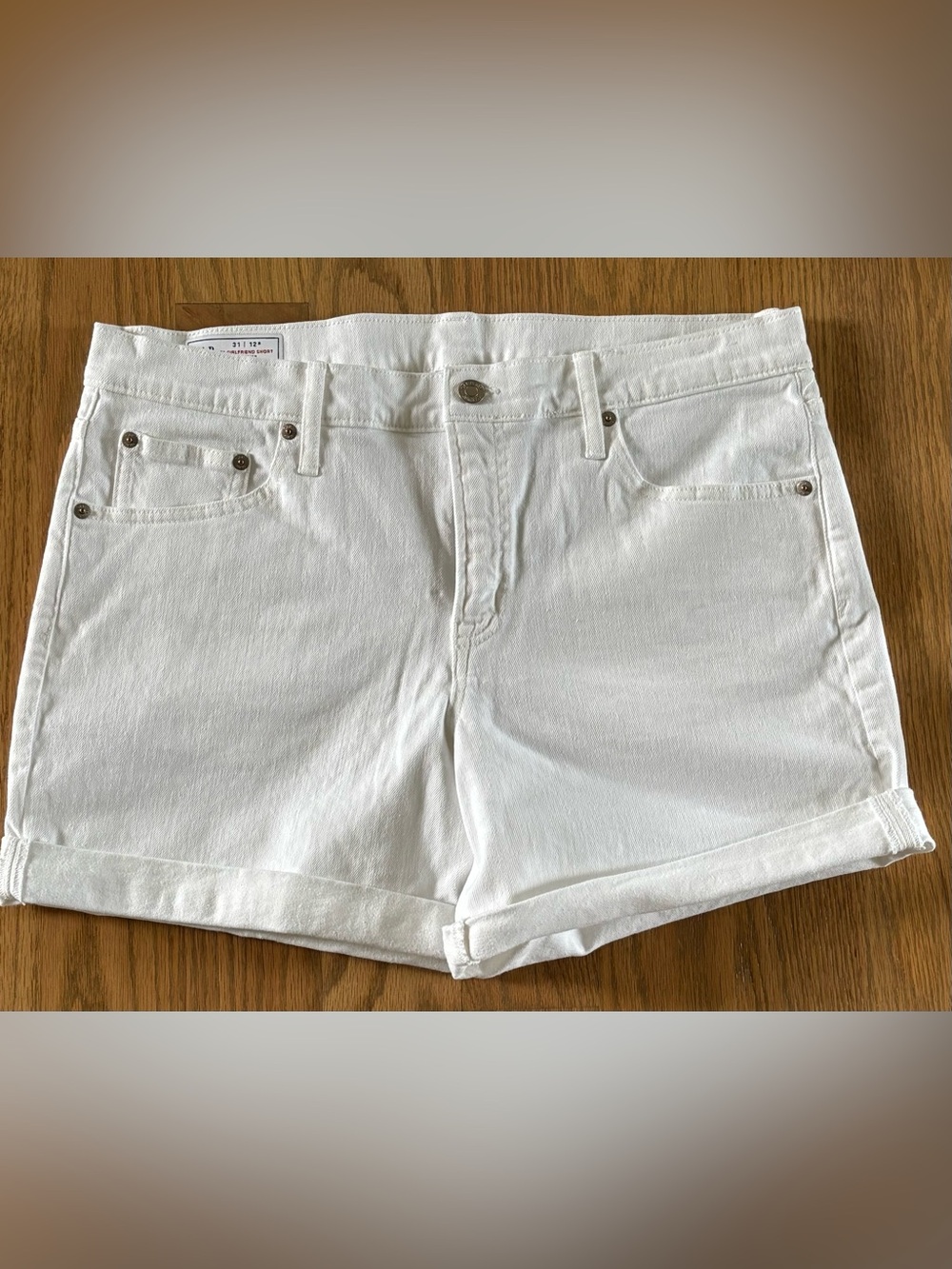 Gap Women’s Mid Rise 5” Girlfriend Shorts 12